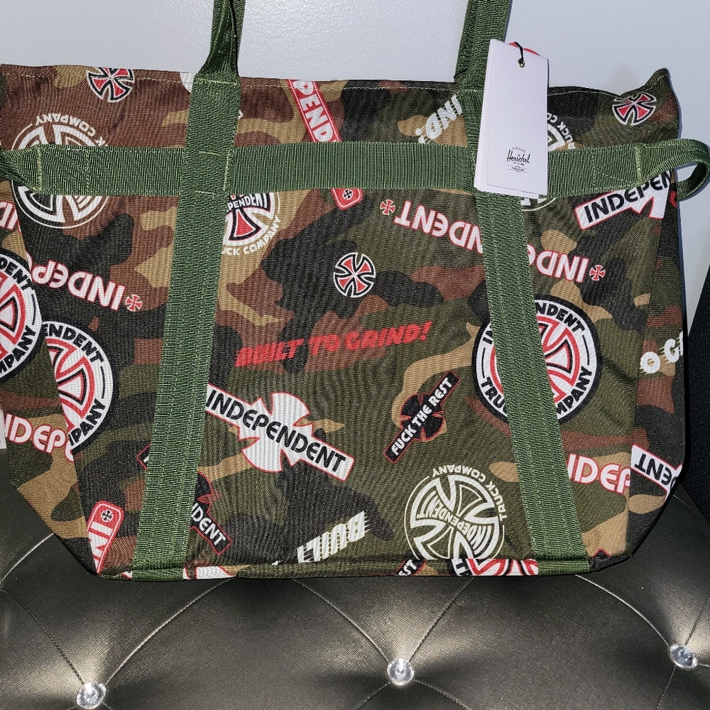 Herschel Tote
